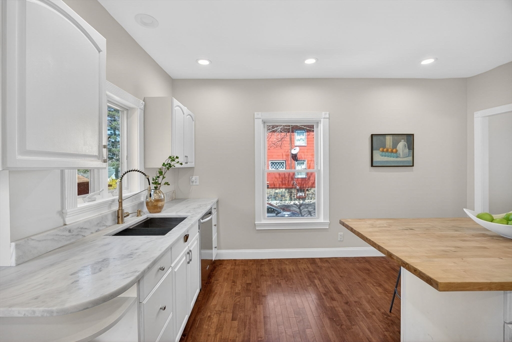 128 Rowe Street Melrose, MA 02176 - Photo 9 of 37
