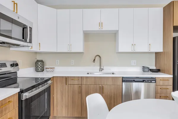 $3,200 | 375 Cummins Highway, Unit 202, Boston, MA 02136