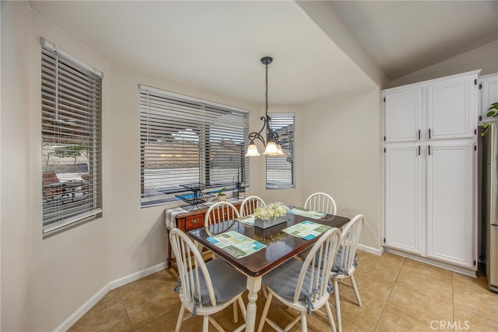 13997 Riverside Drive Apple Valley, CA 92307 - Photo 13 of 55