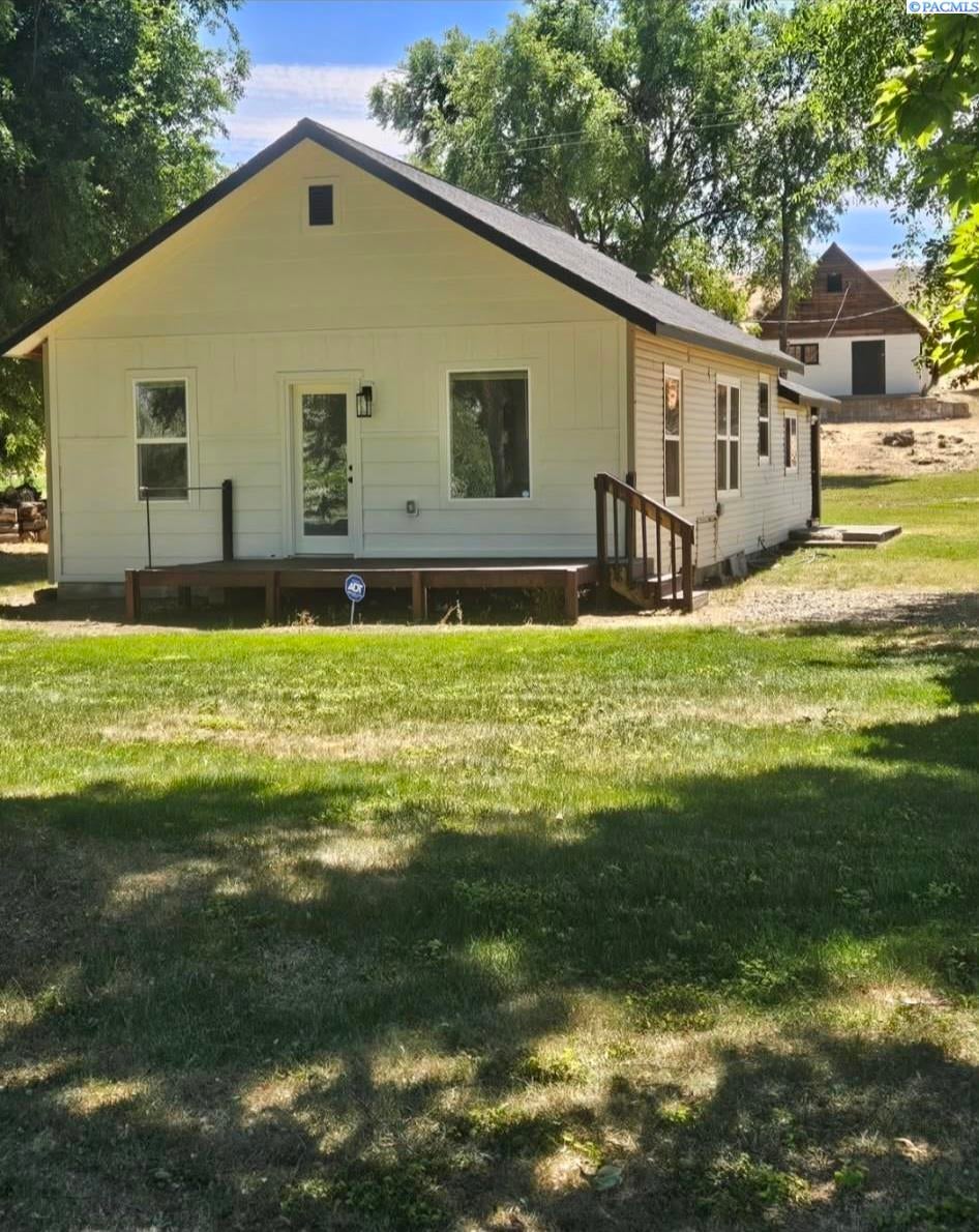 168501 West Byron Road Prosser, WA 99350 - Photo 1 of 16 Gallery Image 1