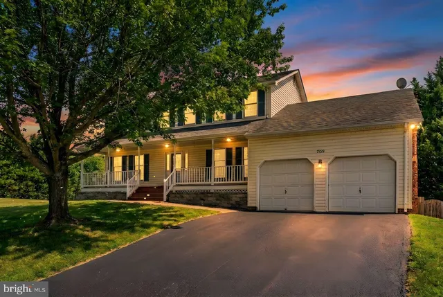 $724,900 | 7129 Cavalry Drive, Warrenton, VA 20187
