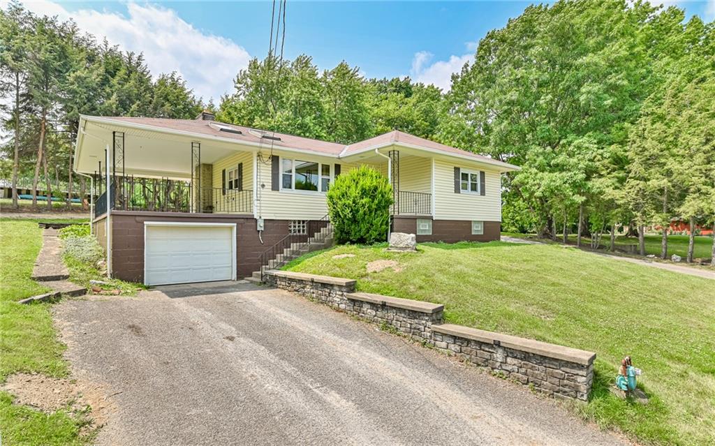 541 Marks Drive McKees Rocks, PA 15136 - Photo 2 of 25 Gallery Image 2