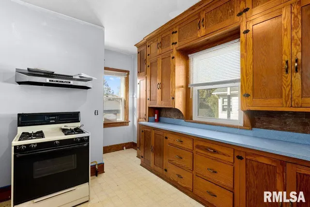 $70,000 | 2405 North Atlantic Avenue, Peoria, IL 61603