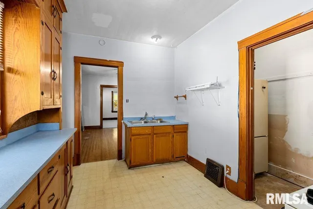 $70,000 | 2405 North Atlantic Avenue, Peoria, IL 61603