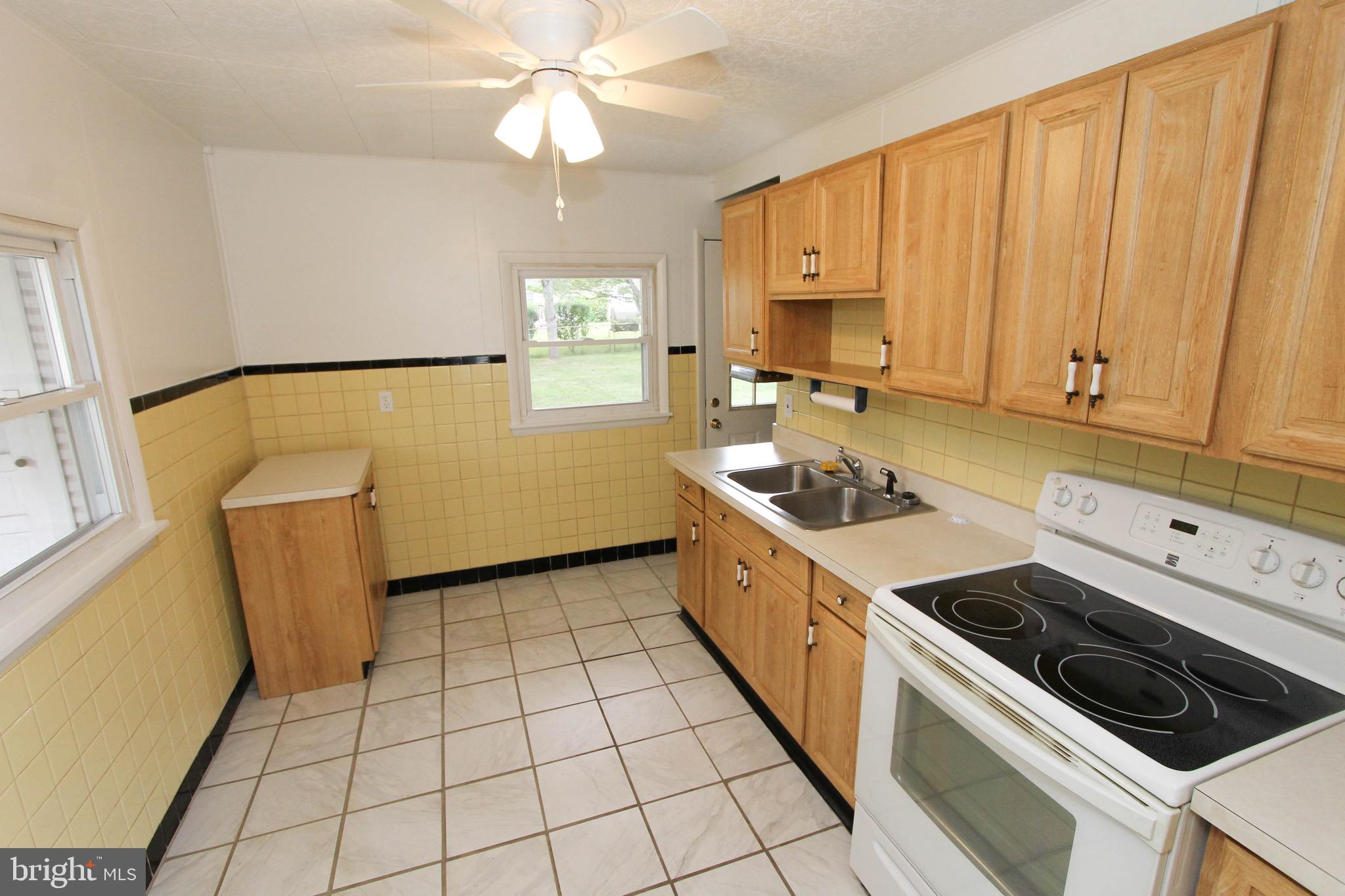 411 Chelsea Road Fairless Hills, PA 19030 - Photo 23 of 31 Gallery Image 23