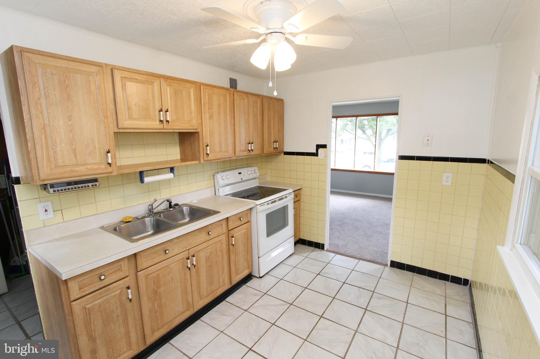 411 Chelsea Road Fairless Hills, PA 19030 - Photo 6 of 31 Gallery Image 6