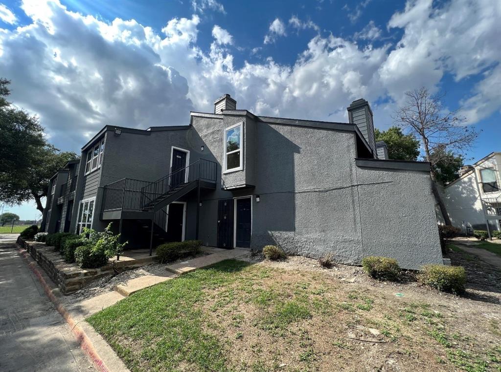 9696 Walnut Street, Unit 608 Dallas, TX 75243 - Photo 2 of 2 a backyard of a house