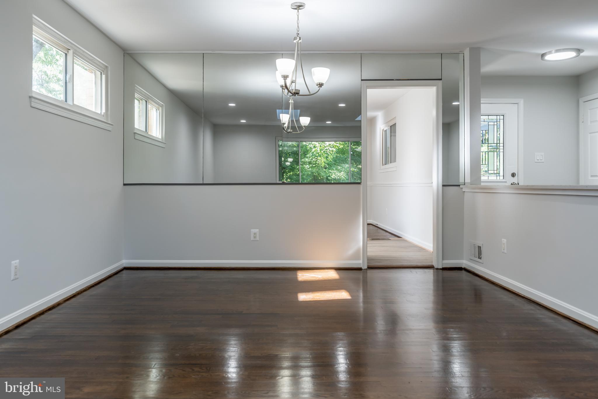 5307 Rolling Road Springfield, VA 22151 - Photo 11 of 41