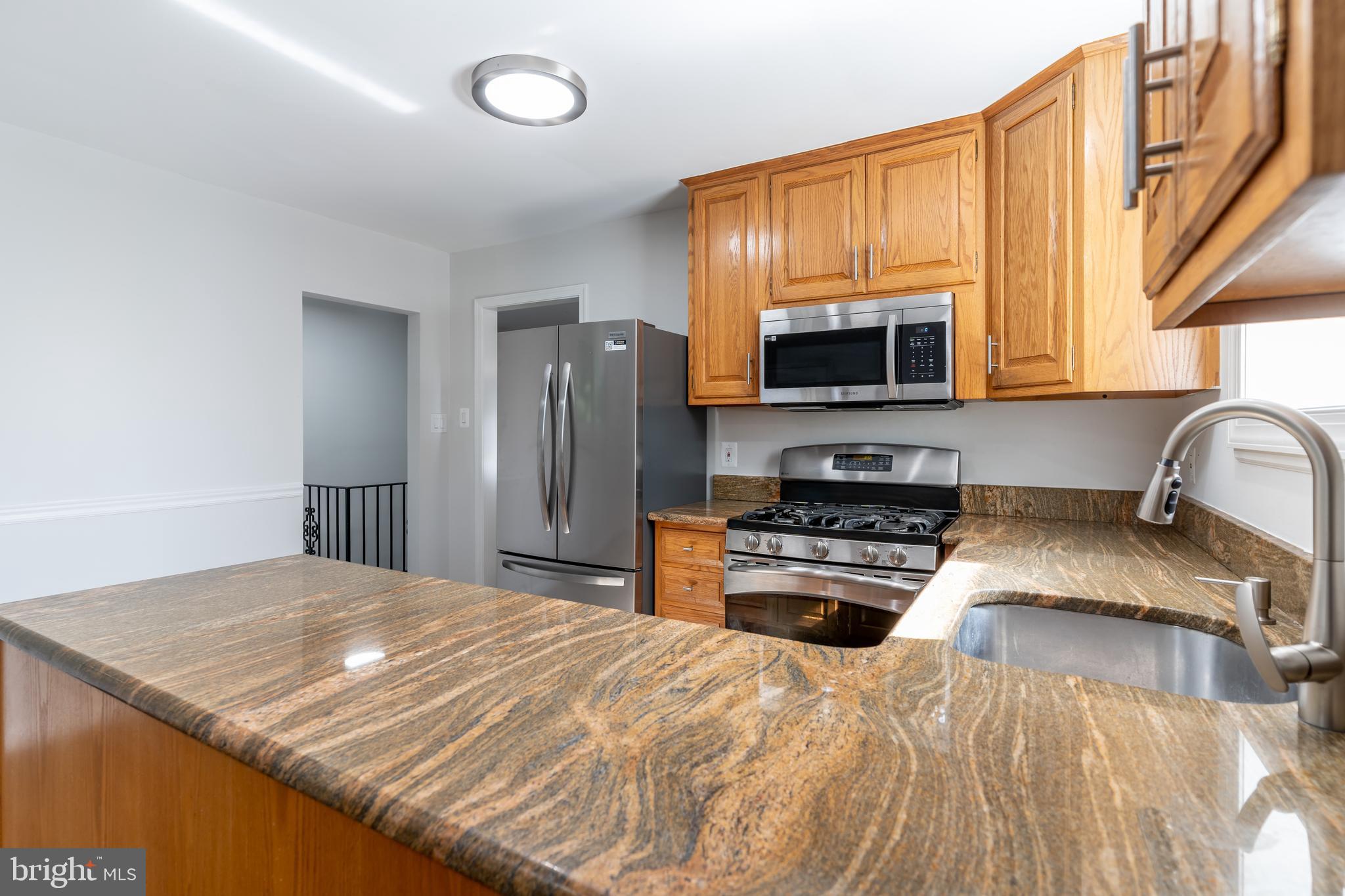 5307 Rolling Road Springfield, VA 22151 - Photo 12 of 41