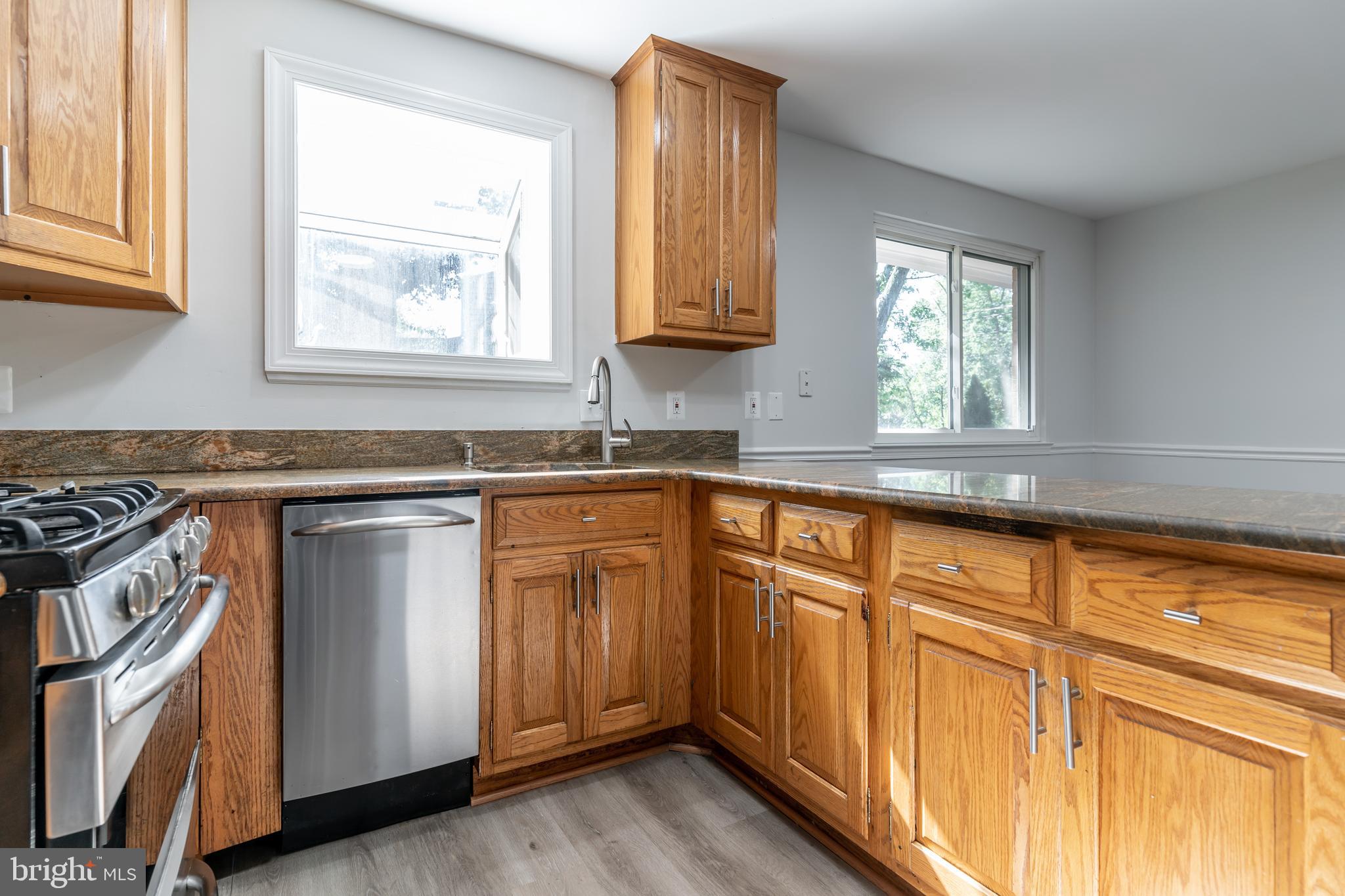 5307 Rolling Road Springfield, VA 22151 - Photo 13 of 41