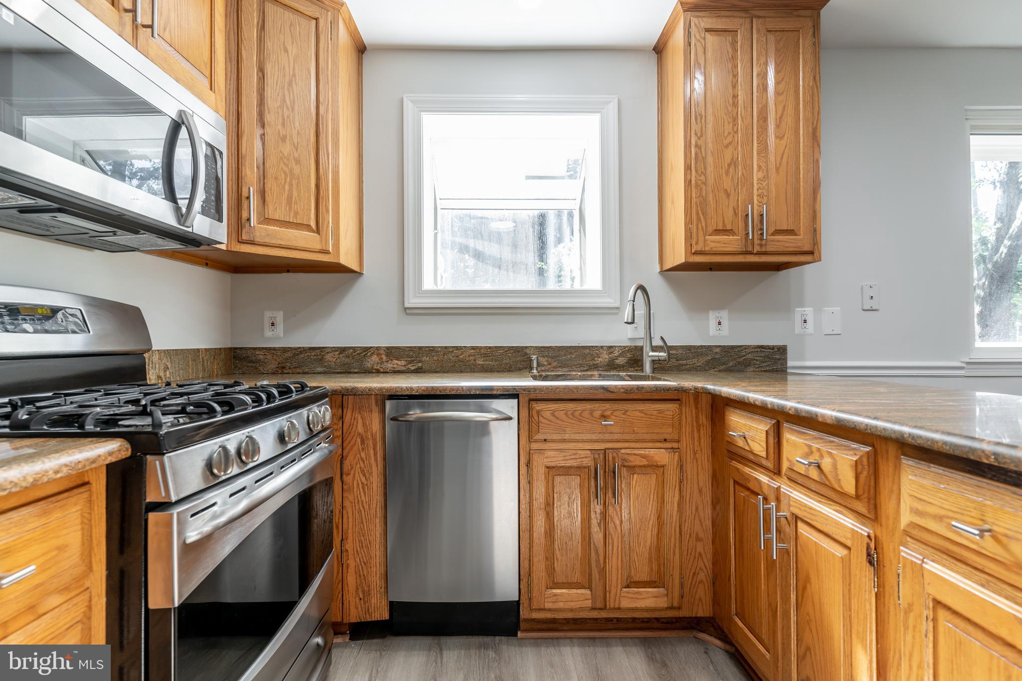 5307 Rolling Road Springfield, VA 22151 - Photo 15 of 41