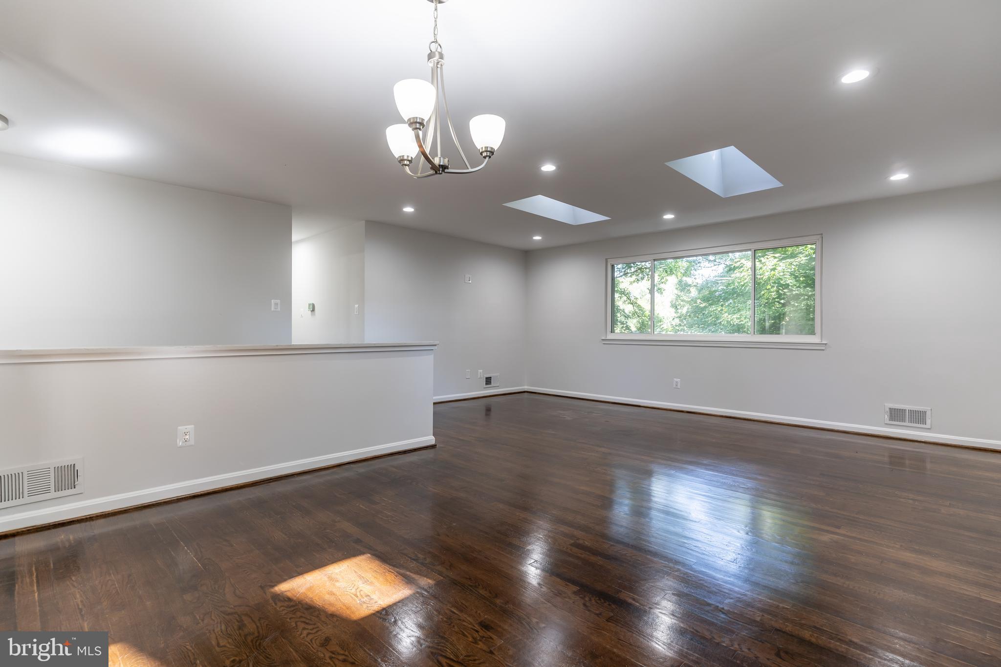 5307 Rolling Road Springfield, VA 22151 - Photo 20 of 41