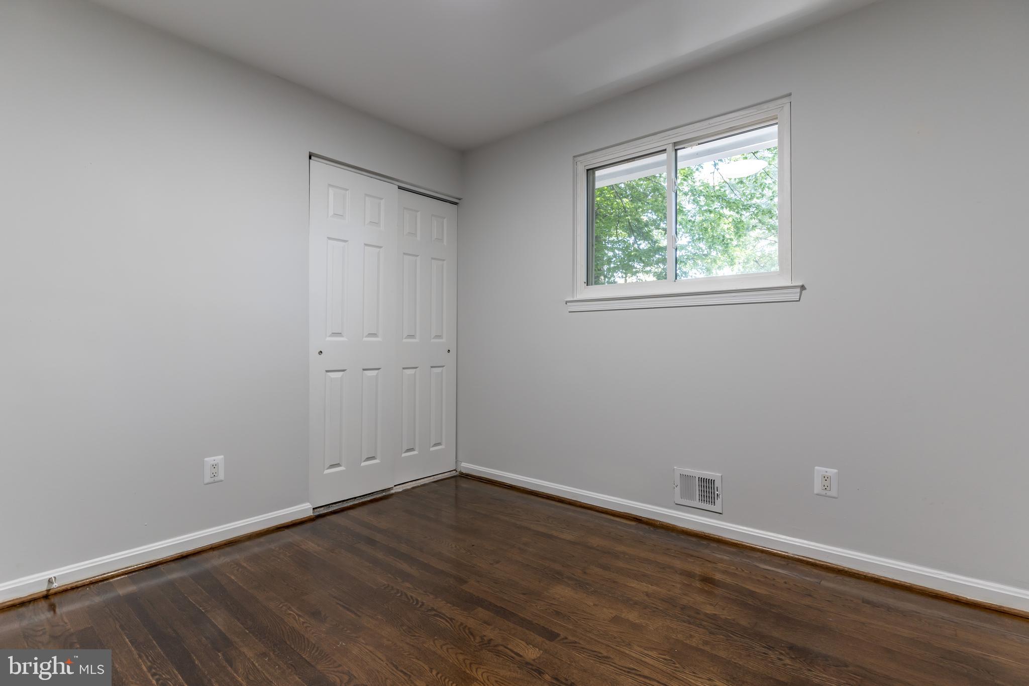 5307 Rolling Road Springfield, VA 22151 - Photo 23 of 41