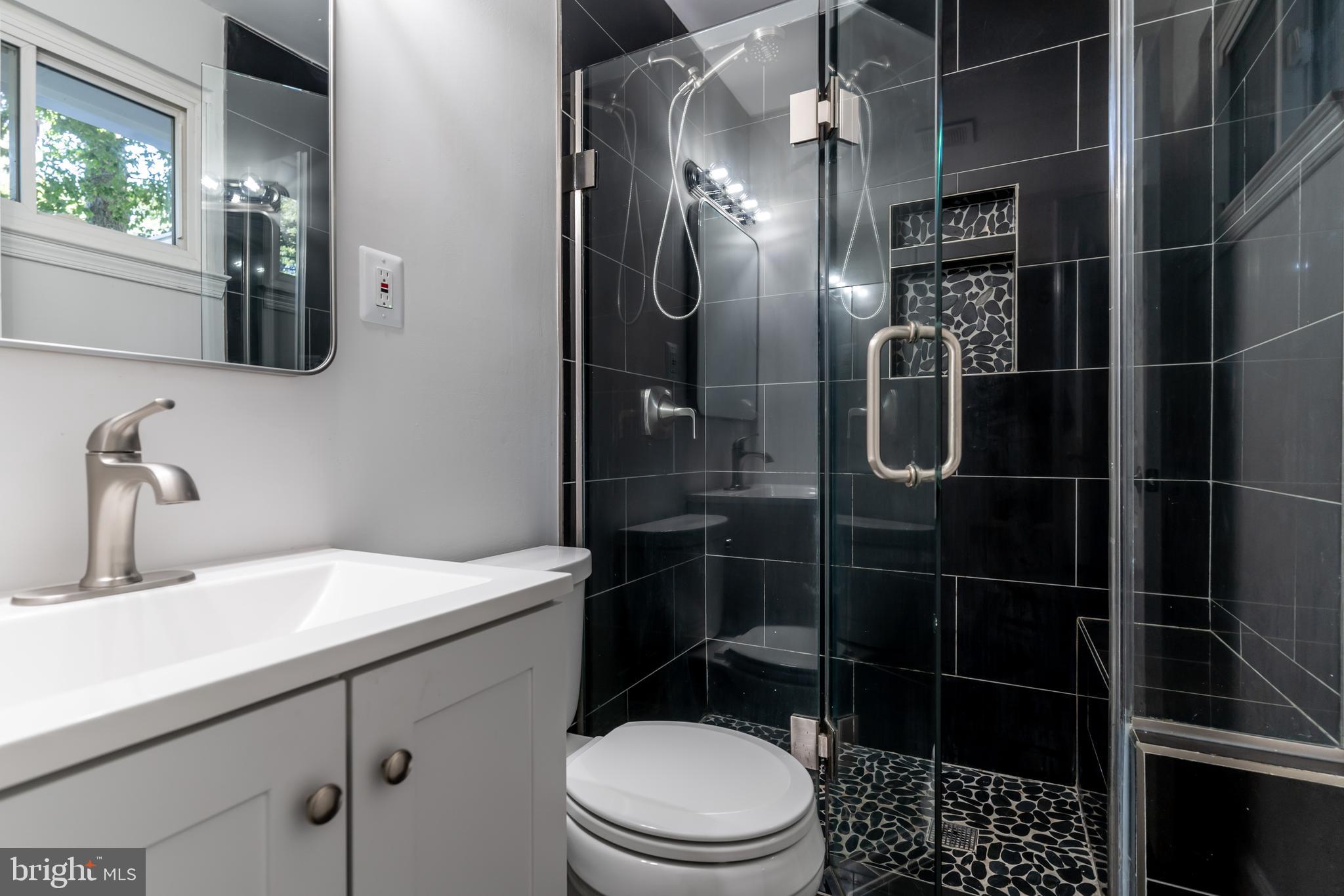 5307 Rolling Road Springfield, VA 22151 - Photo 25 of 41