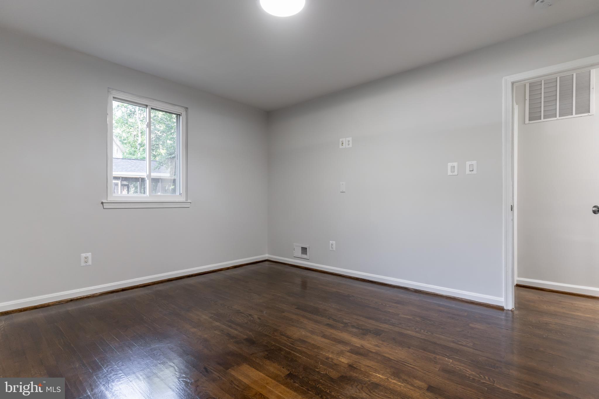 5307 Rolling Road Springfield, VA 22151 - Photo 26 of 41