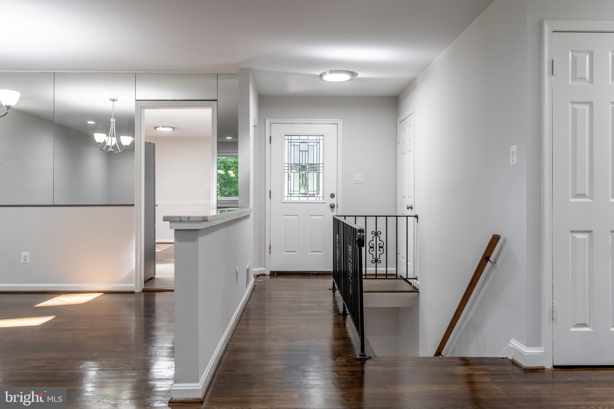 5307 Rolling Road Springfield, VA 22151 - Photo 6 of 41