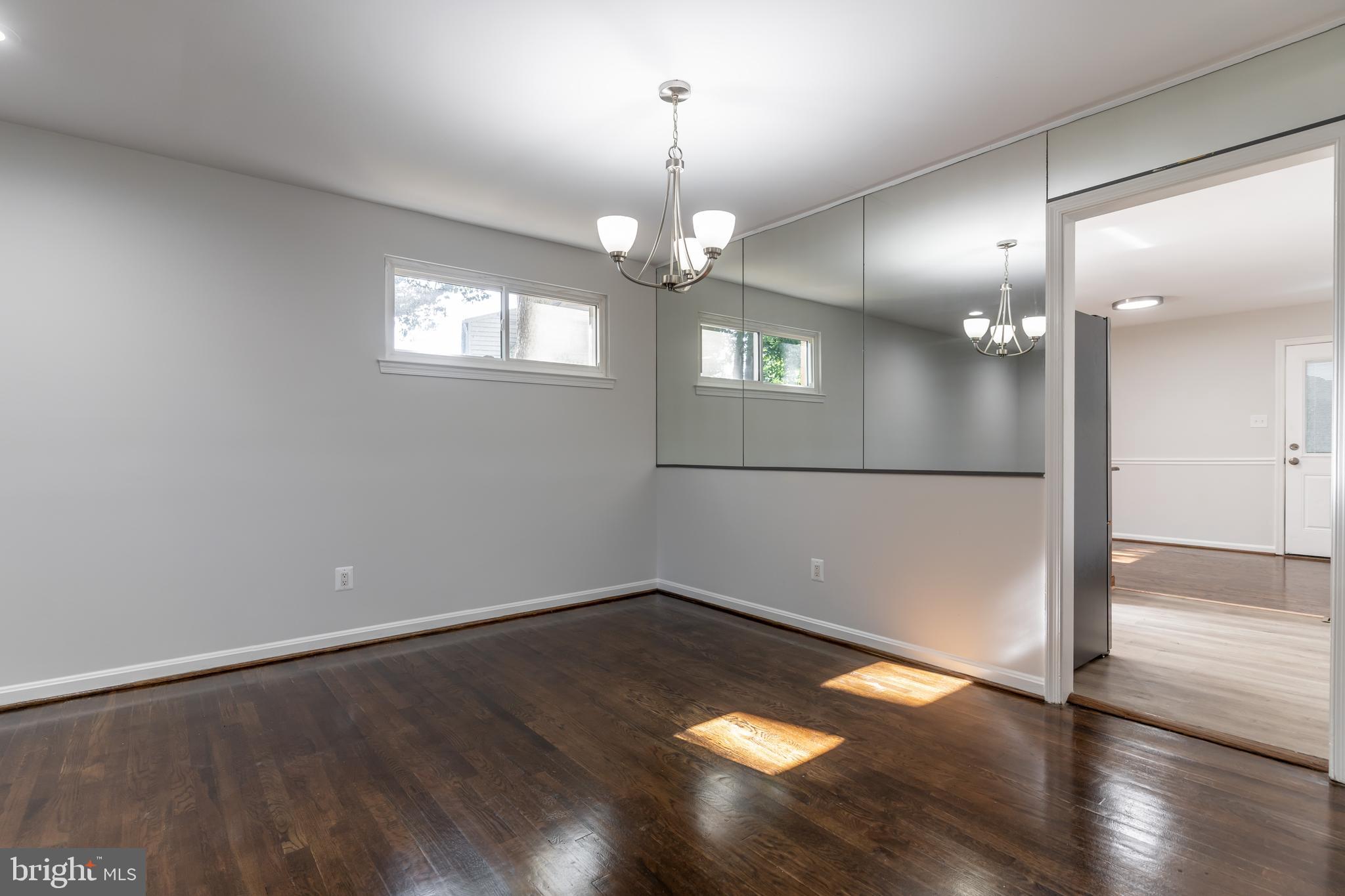 5307 Rolling Road Springfield, VA 22151 - Photo 9 of 41