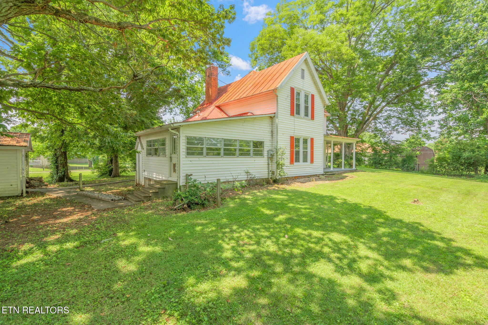 2115 Aaron Court Sevierville, TN 37876 - Photo 11 of 60 Gallery Image 11