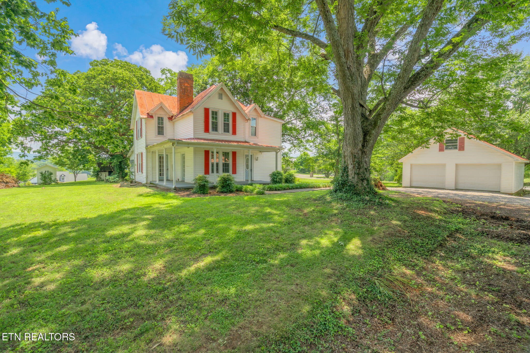 2115 Aaron Court Sevierville, TN 37876 - Photo 8 of 60 Gallery Image 8