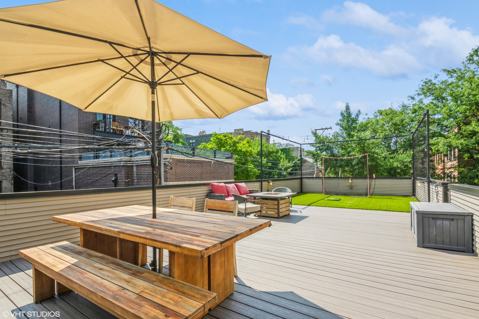 1503 North Mohawk Street, Unit 1E Chicago, IL 60610 - Photo 2 of 25 an outdoor space with furniture