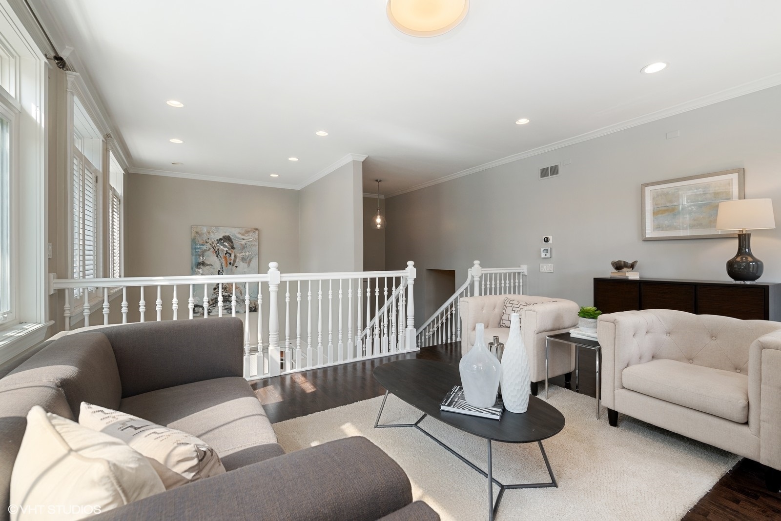 1503 North Mohawk Street, Unit 1E Chicago, IL 60610 - Photo 6 of 25 a living room with furniture and a window