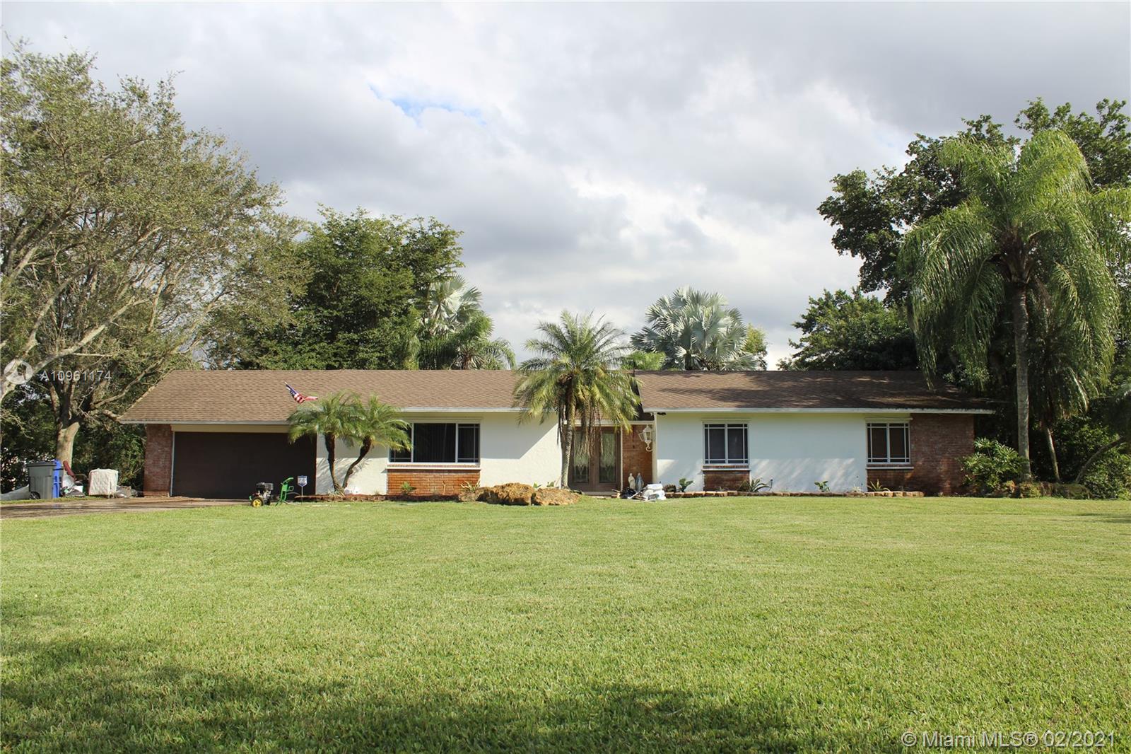 4910 Southwest 164th Terrace Southwest Ranches, FL 33331 - Photo 2 of 62