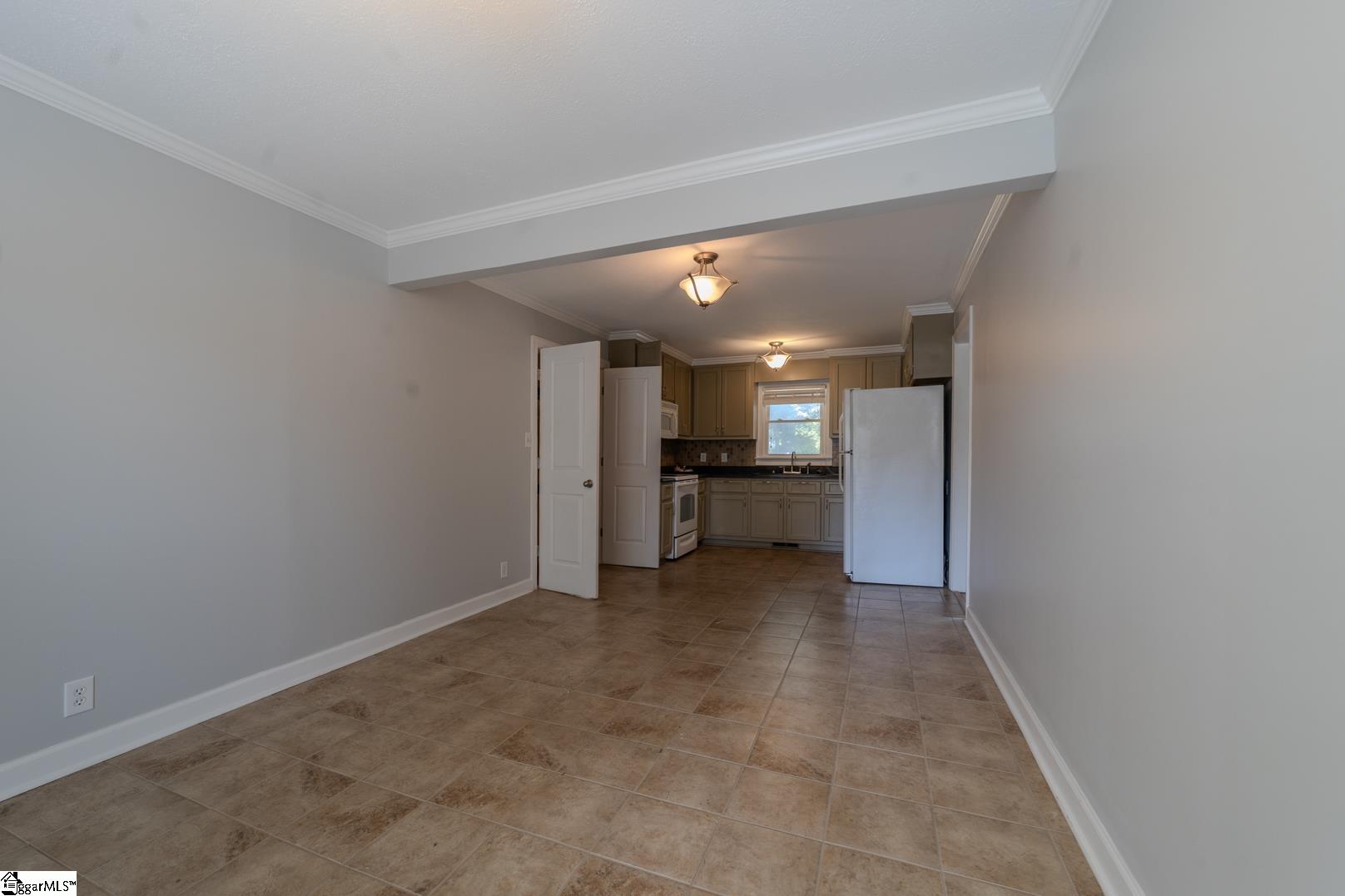 501 Cunningham Road Taylors, SC 29687 - Photo 7 of 37
