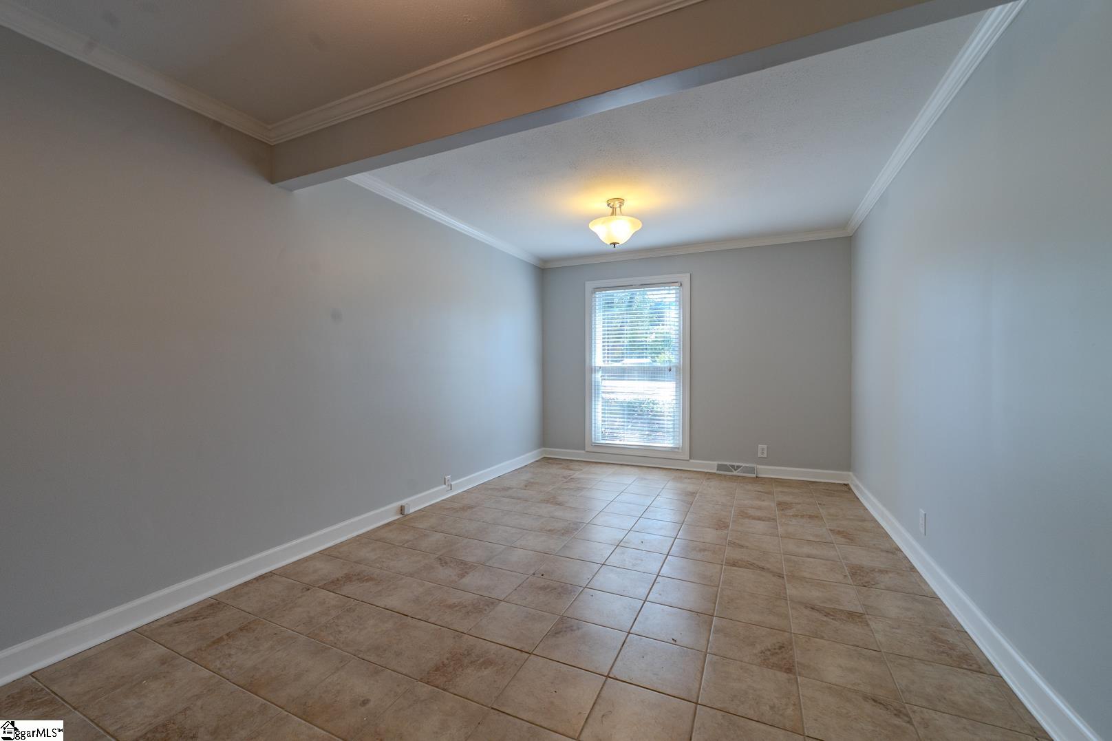 501 Cunningham Road Taylors, SC 29687 - Photo 10 of 37