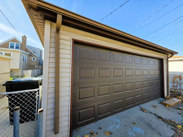 $570,900 | 7421 North Oconto Avenue, Chicago, IL 60631