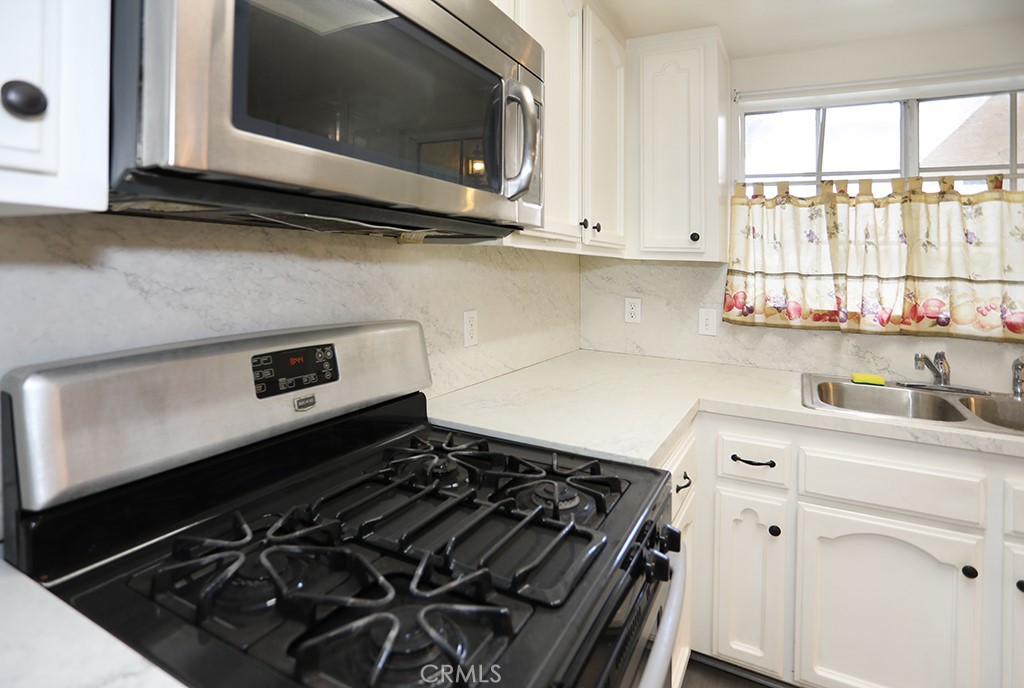 8032 Rose Street, Unit 13 Paramount, CA 90723 - Photo 3 of 31