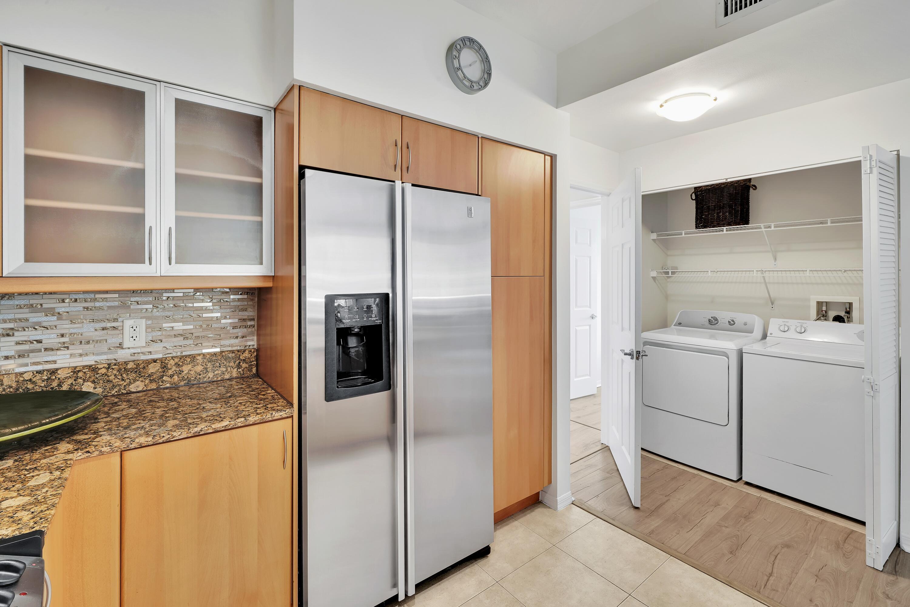 233 South Federal Highway, Unit 425 Boca Raton, FL 33432 - Photo 14 of 49 10 Kitchen (5)
