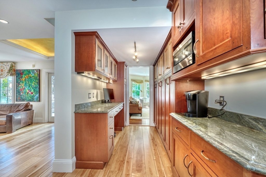 10 Sheffield Road Winchester, MA 01890 - Photo 12 of 41