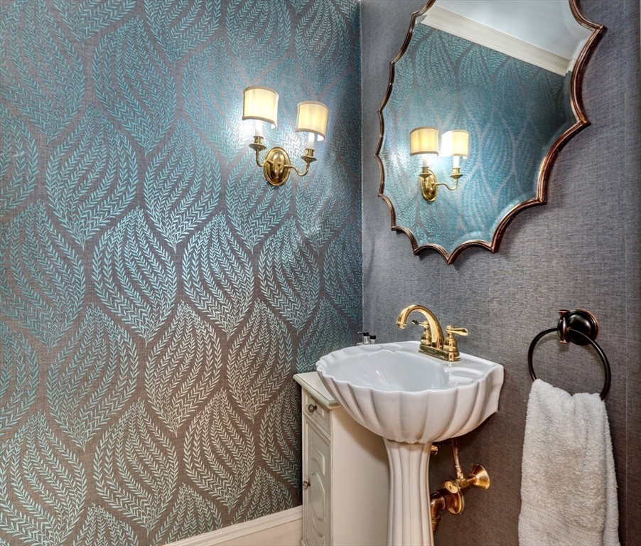 10 Sheffield Road Winchester, MA 01890 - Photo 19 of 41