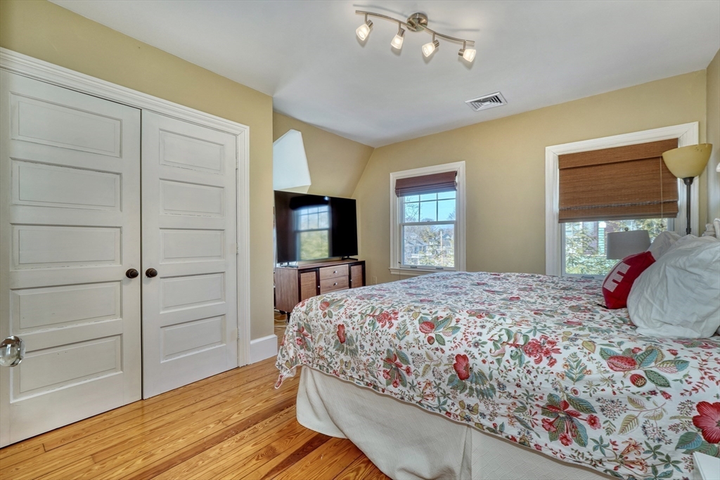 10 Sheffield Road Winchester, MA 01890 - Photo 27 of 41