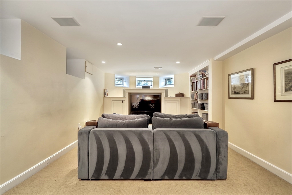 10 Sheffield Road Winchester, MA 01890 - Photo 29 of 41