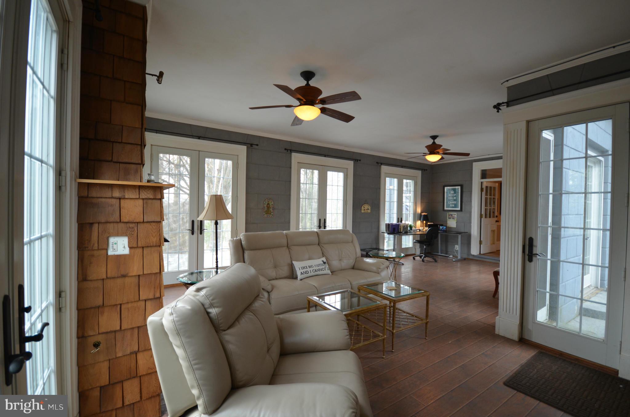 10442 Warland Road Marshall, VA 20115 - Photo 12 of 28 Family Room