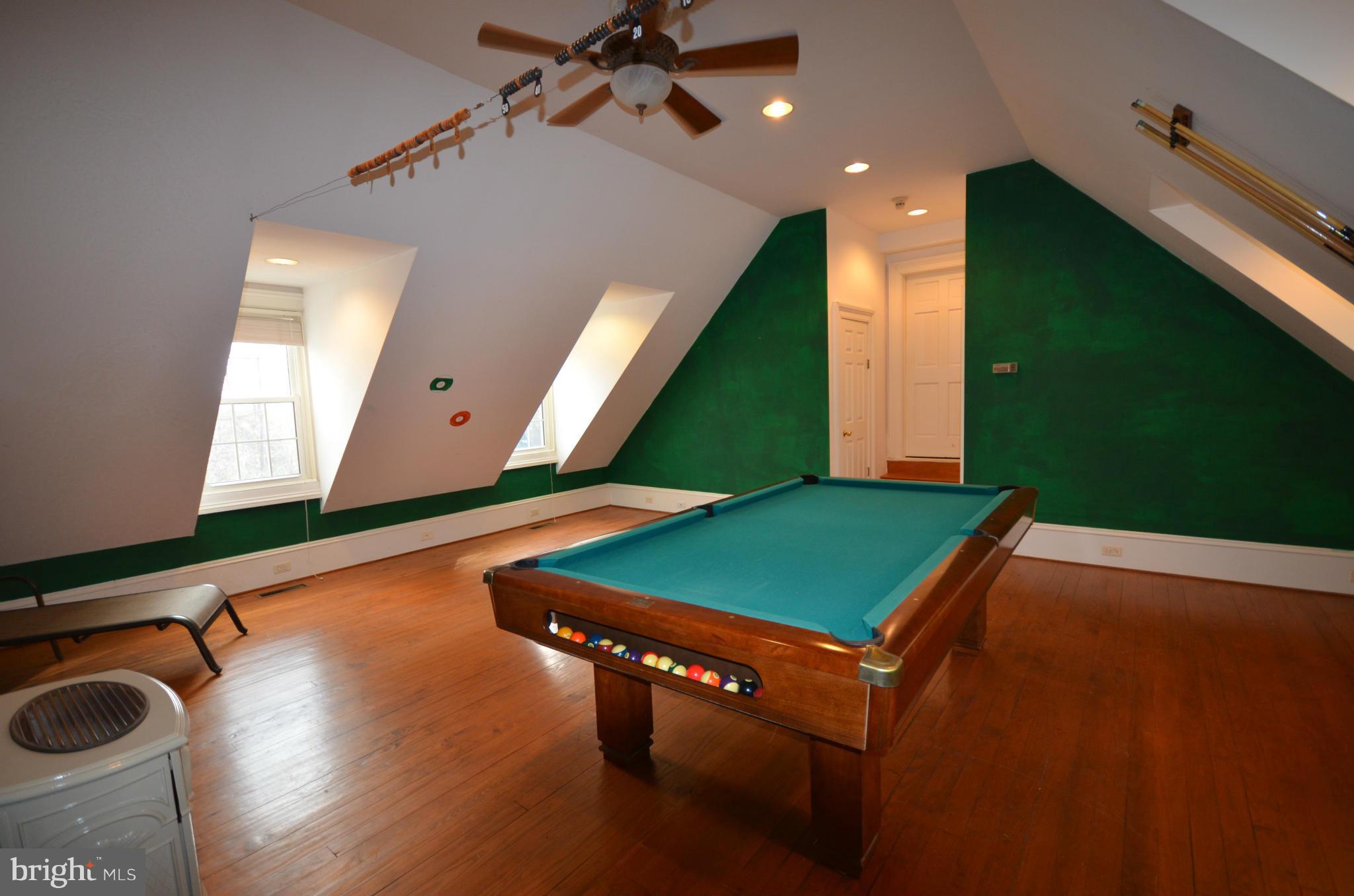 10442 Warland Road Marshall, VA 20115 - Photo 22 of 28 Recreation Room