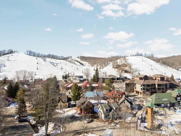 $400,000 | 12435 WinterGreen Drive, Unit 515, Thompsonville, MI 49683