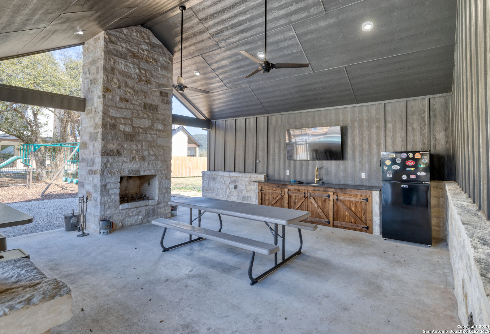 1450 Mountain Valley Road Concan, TX 78838 - Photo 21 of 24