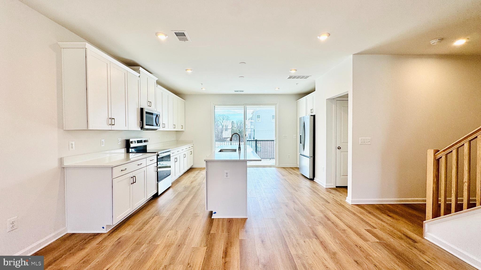 2623 River Birch Road Herndon, VA 20171 - Photo 6 of 12 Kitchen
