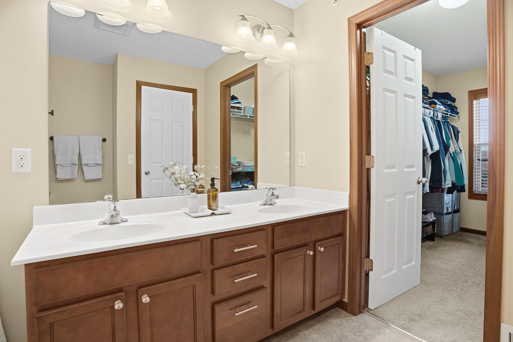 17390 72nd Avenue North, Unit 1301 Maple Grove, MN 55311 - Photo 14 of 31