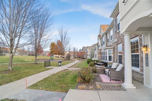 $335,000 | 17390 72nd Avenue North, Unit 1301, Maple Grove, MN 55311