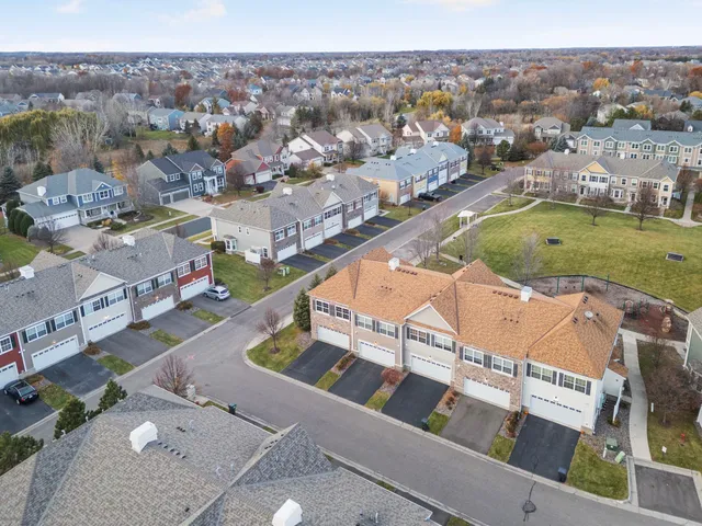 $335,000 | 17390 72nd Avenue North, Unit 1301, Maple Grove, MN 55311