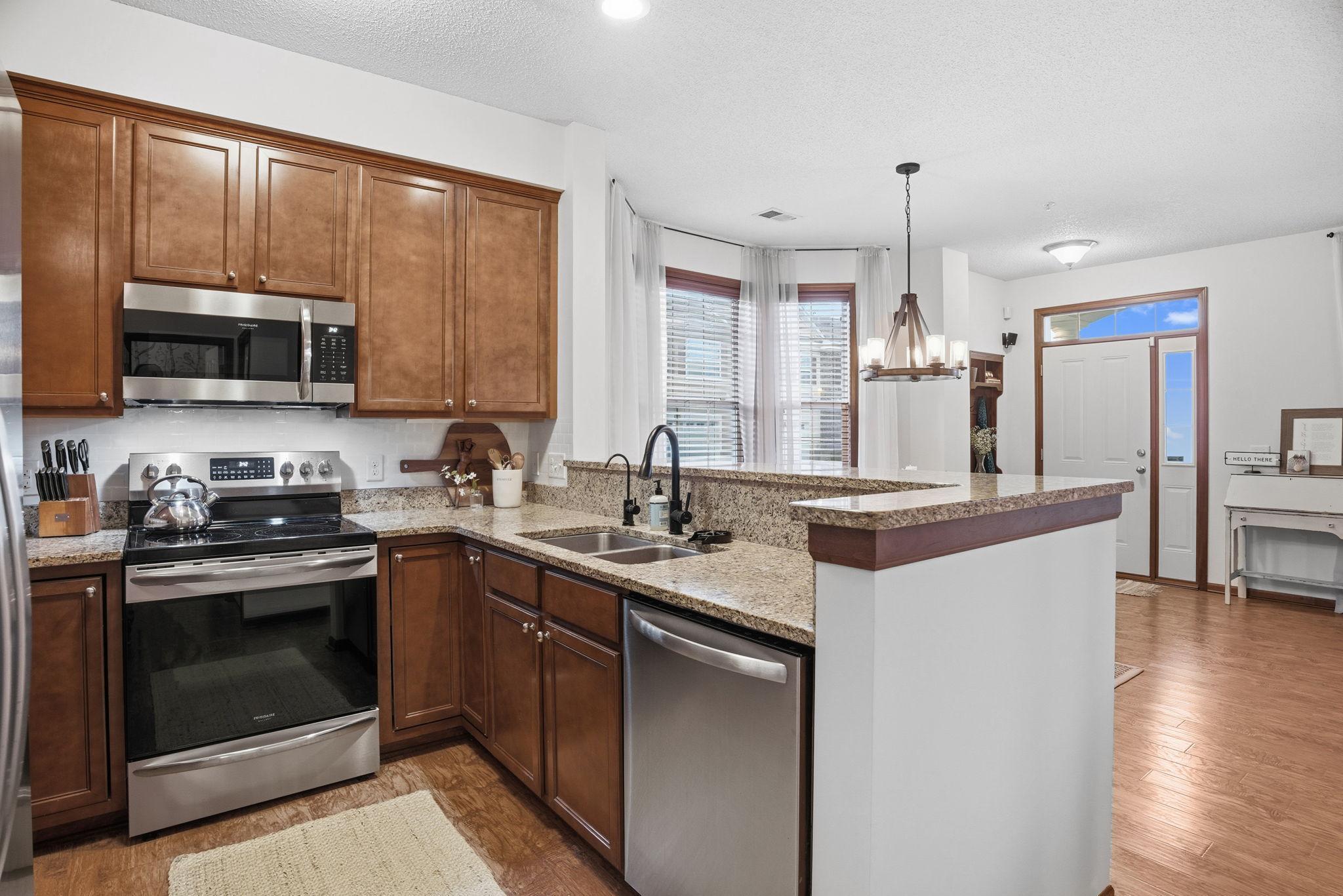 17390 72nd Avenue North, Unit 1301 Maple Grove, MN 55311 - Photo 7 of 31