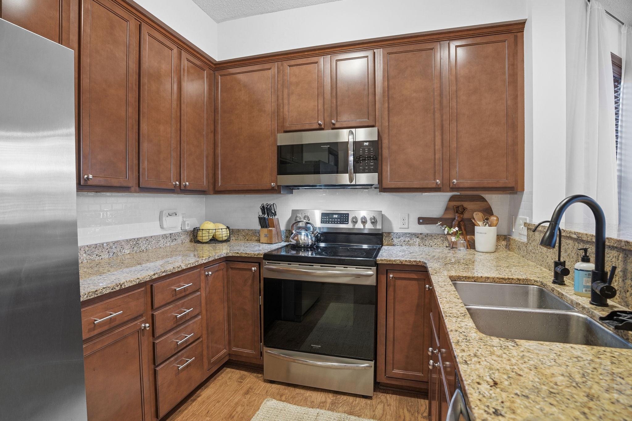 17390 72nd Avenue North, Unit 1301 Maple Grove, MN 55311 - Photo 8 of 31