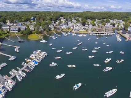 $1,950,000 | 8 Flatley Avenue, Manchester, MA 01944