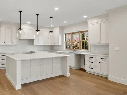 $1,950,000 | 8 Flatley Avenue, Manchester, MA 01944