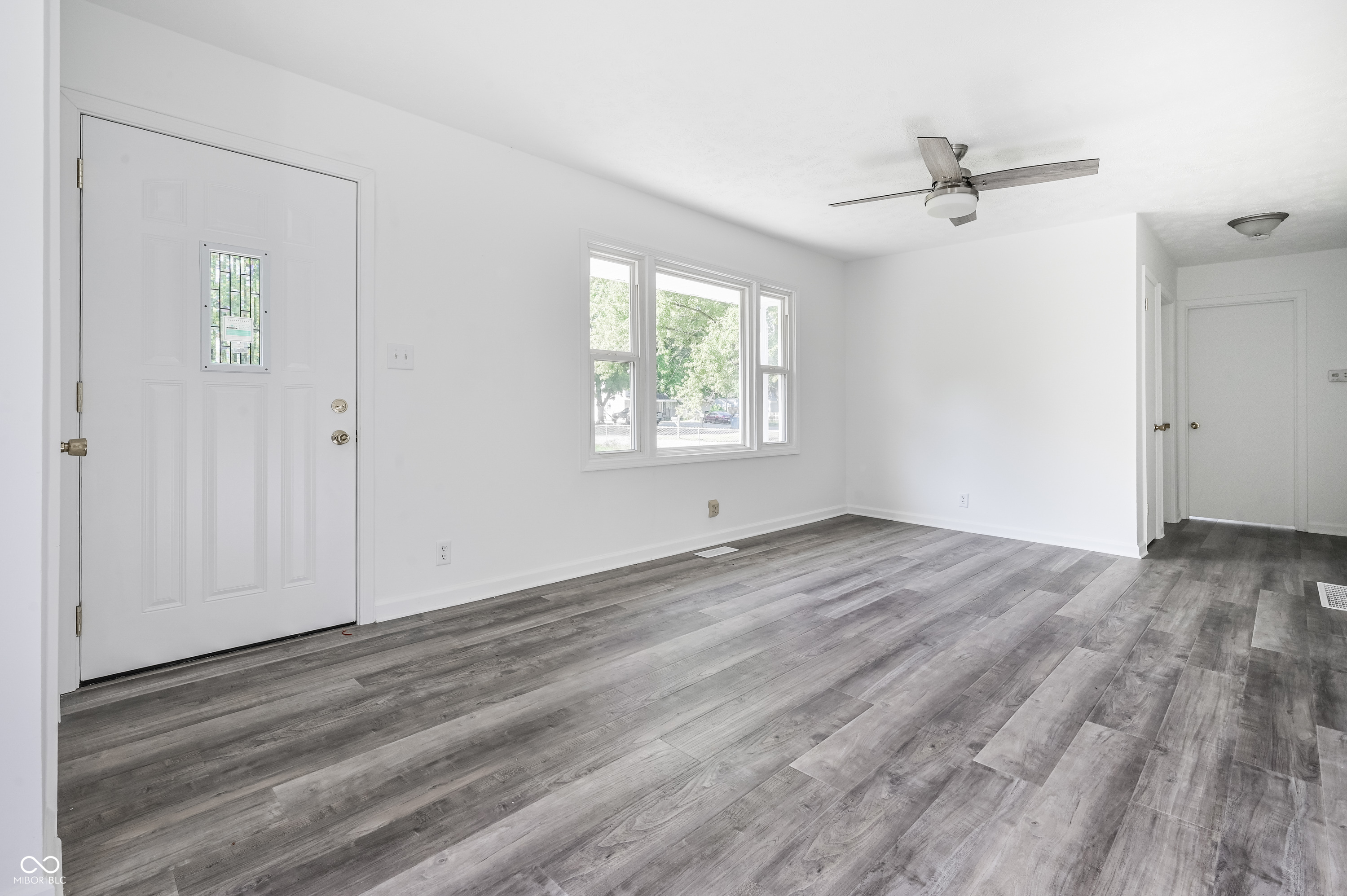 2002 Mayfair Drive Indianapolis, IN 46260 - Photo 3 of 14