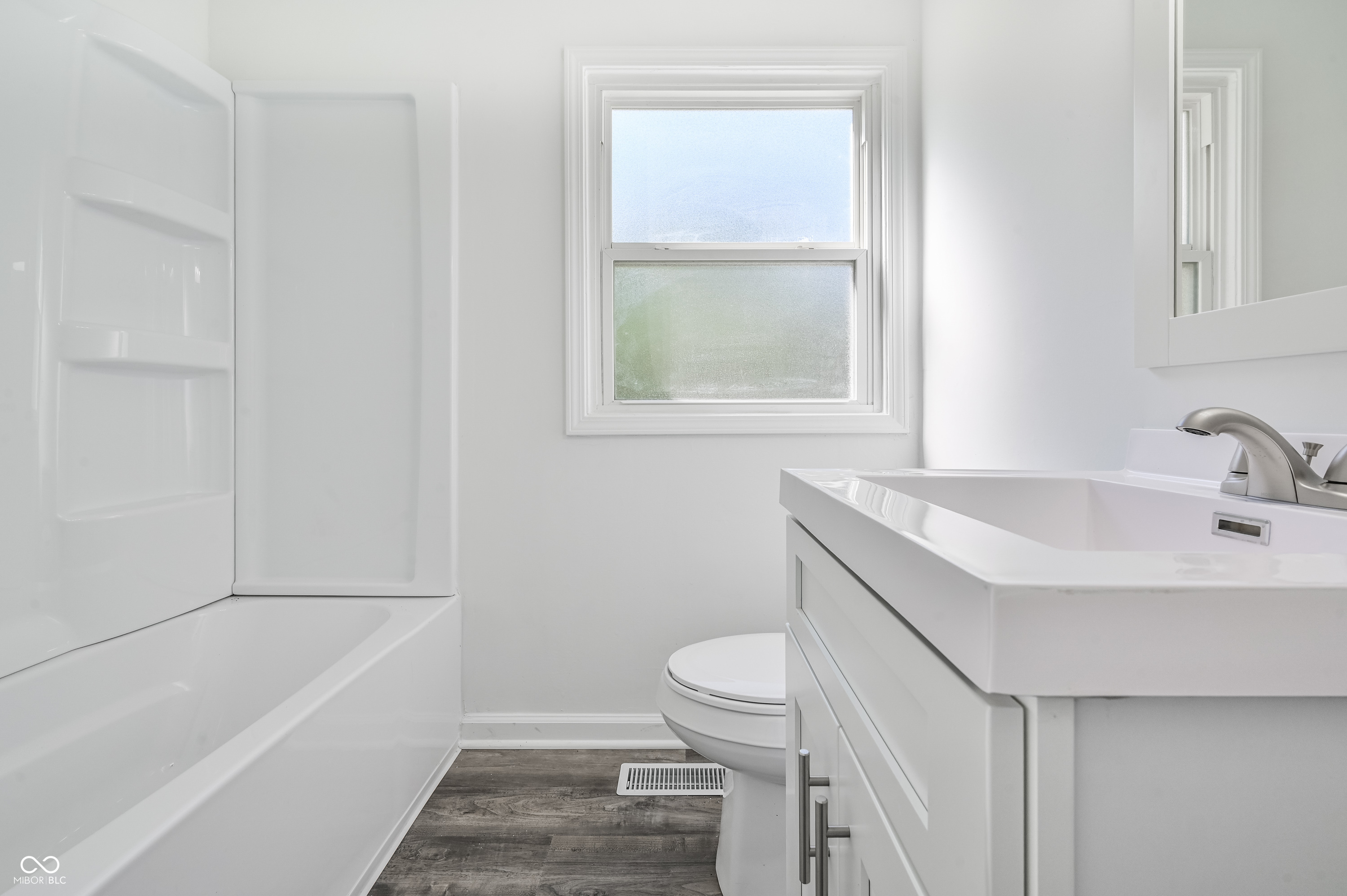 2002 Mayfair Drive Indianapolis, IN 46260 - Photo 8 of 14