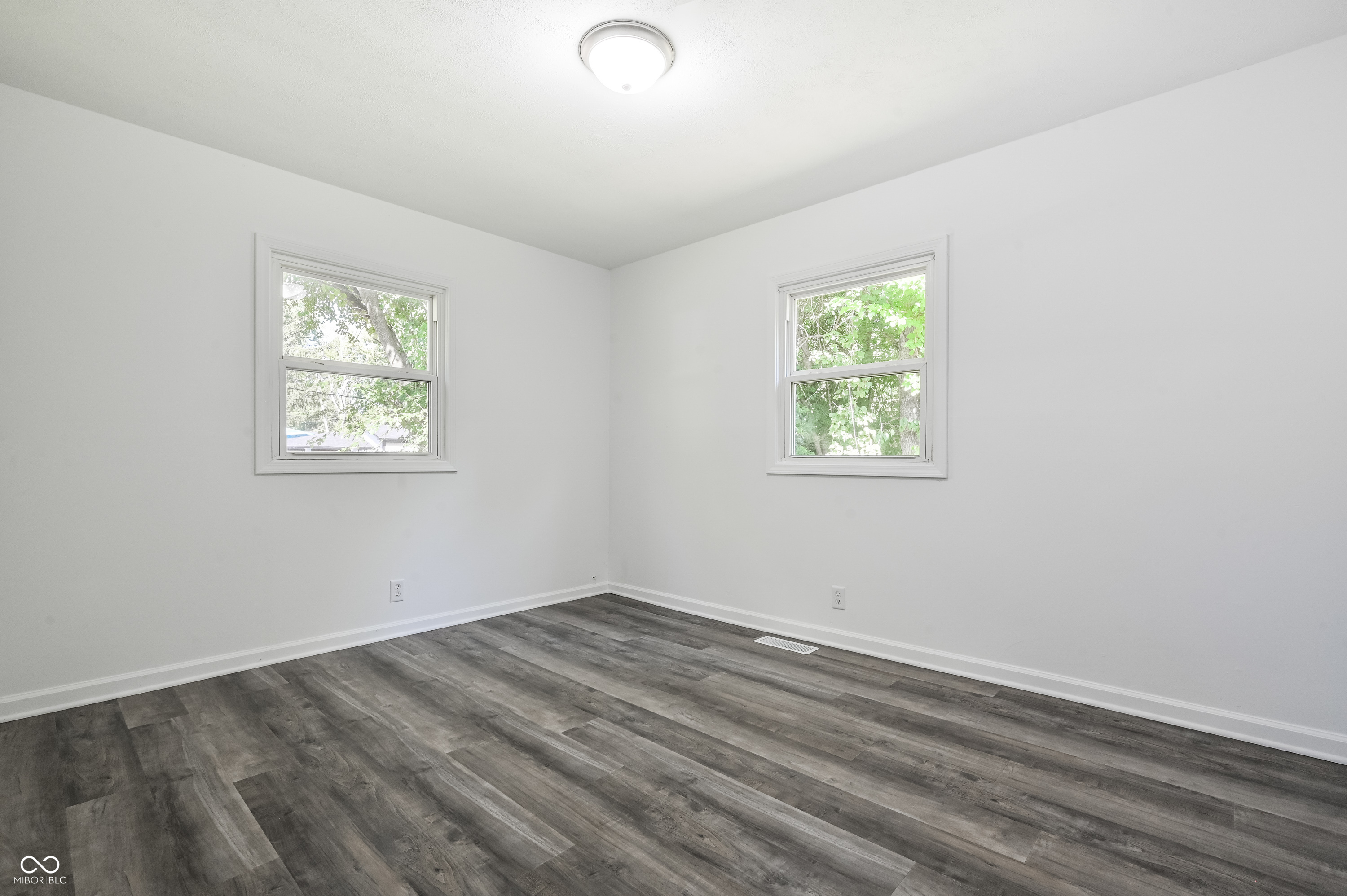 2002 Mayfair Drive Indianapolis, IN 46260 - Photo 9 of 14